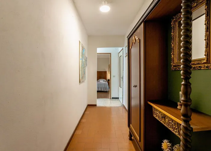 Апартаменты Sciura Elena's Terrace With Lake, Mounts & Valley By Halldis