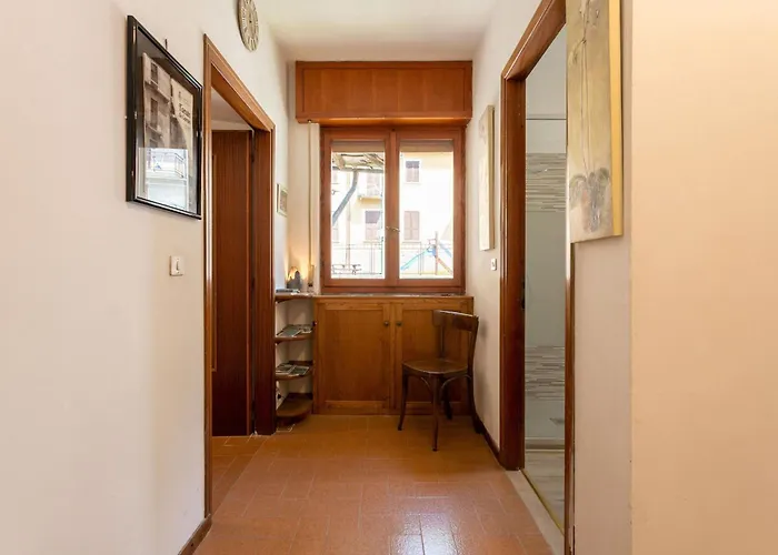 Sciura Elena's Terrace With Lake, Mounts & Valley By Halldis Апартаменты *