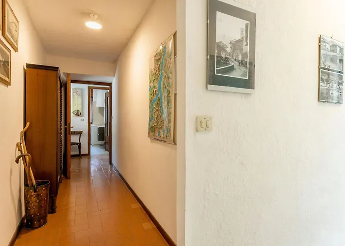 Апартаменты Sciura Elena's Terrace With Lake, Mounts & Valley By Halldis *