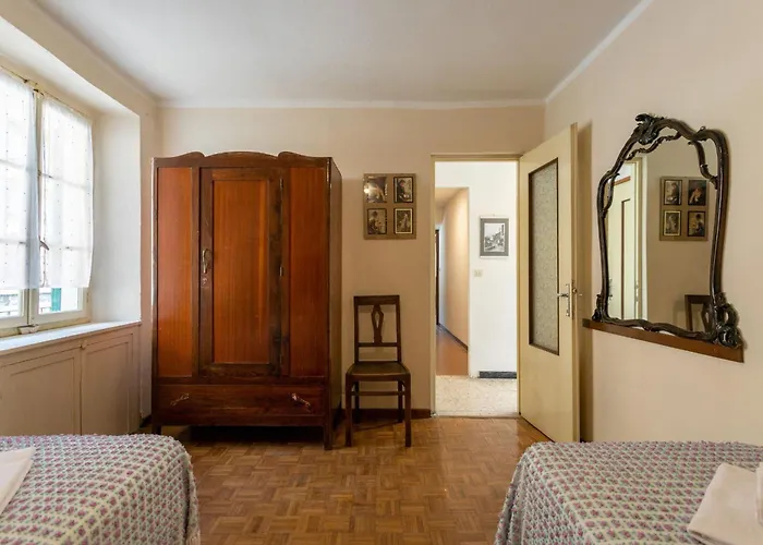 Sciura Elena's Terrace With Lake, Mounts & Valley By Halldis Апартаменты