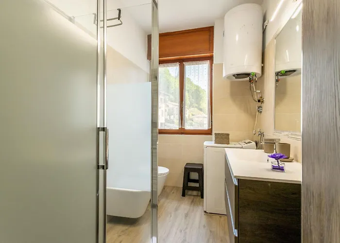 Sciura Elena's Terrace With Lake, Mounts & Valley By Halldis Апартаменты *