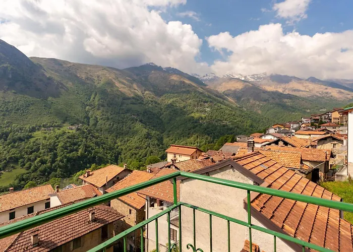 Sciura Elena's Terrace With Lake, Mounts & Valley By Halldis Апартаменты