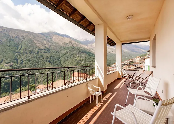 Sciura Elena's Terrace With Lake, Mounts & Valley By Halldis Апартаменты Garzeno