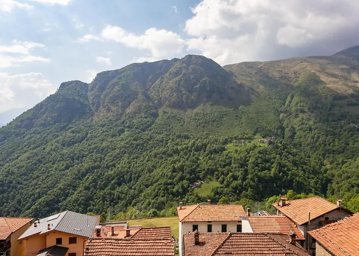 Апартаменты Sciura Elena's Terrace With Lake, Mounts & Valley By Halldis *