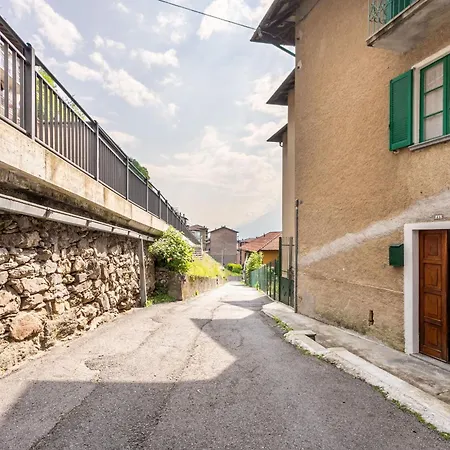 Sciura Elena's Terrace With Lake, Mounts & Valley By Halldis Appartamento *