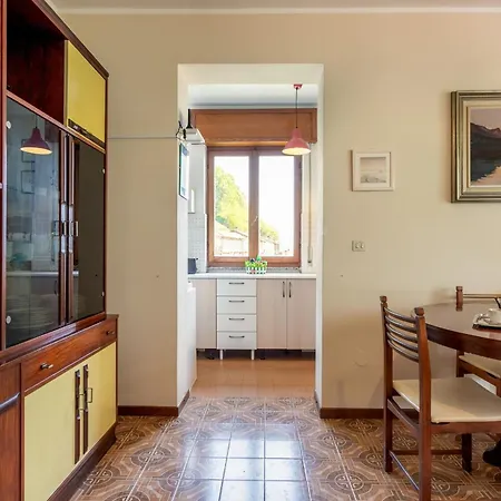 Sciura Elena's Terrace With Lake, Mounts & Valley By Halldis Apartamento *