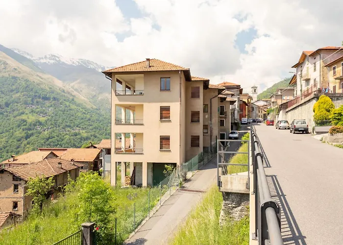 Sciura Elena's Terrace With Lake, Mounts & Valley By Halldis Apartmán *